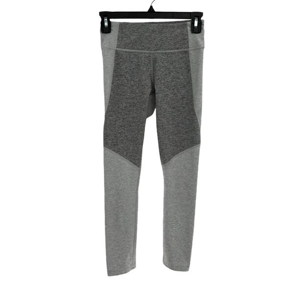 Outdoor Voices Dove Ash Gray 3/4 Two Tone Cropped Warmup Leggings - Picture 3 of 9